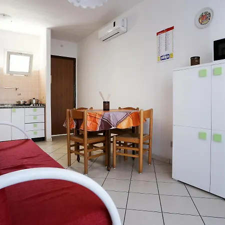 La Pigna מלון דירות רוסולינה מארה